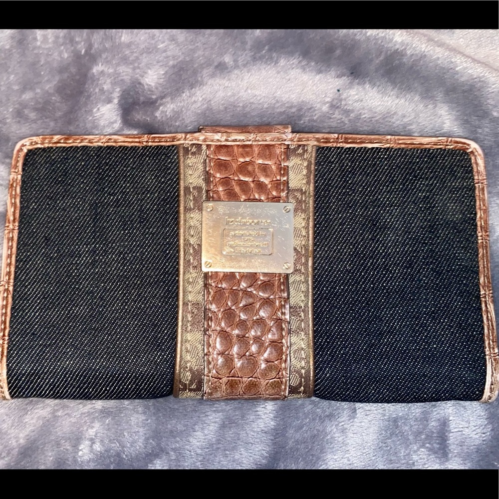 Liz Claiborne Wallet